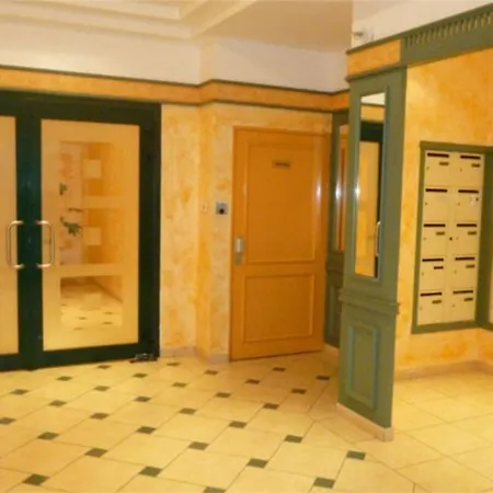 144 Rue De France * Niza